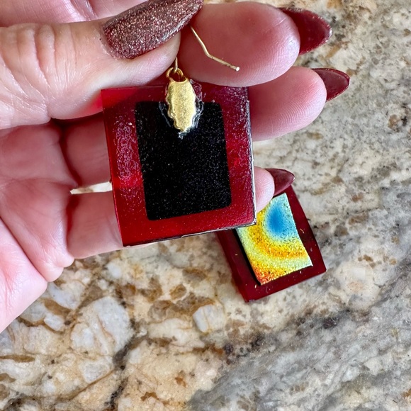 Hand blown glass earrings red iridescent gold mix pieces gold plated. - Picture 3 of 5